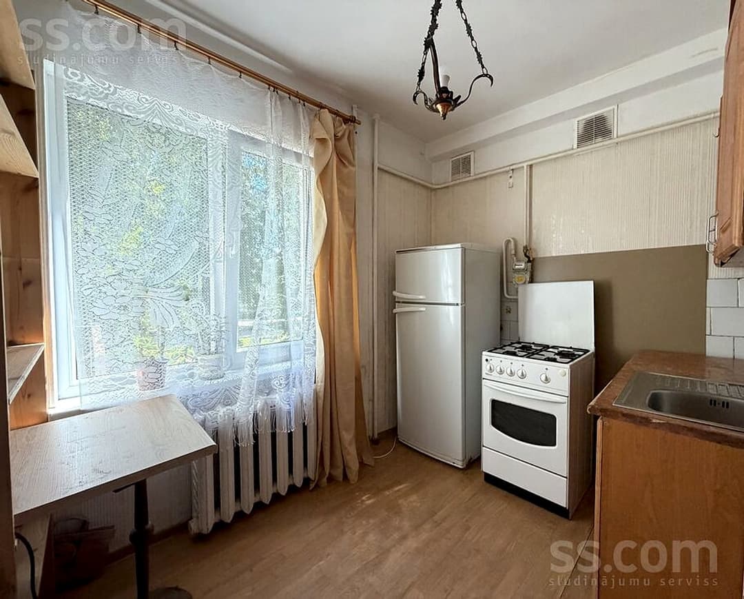 Vienistabas dzīvoklis — Skolas iela 11 k2 — vēl bildes