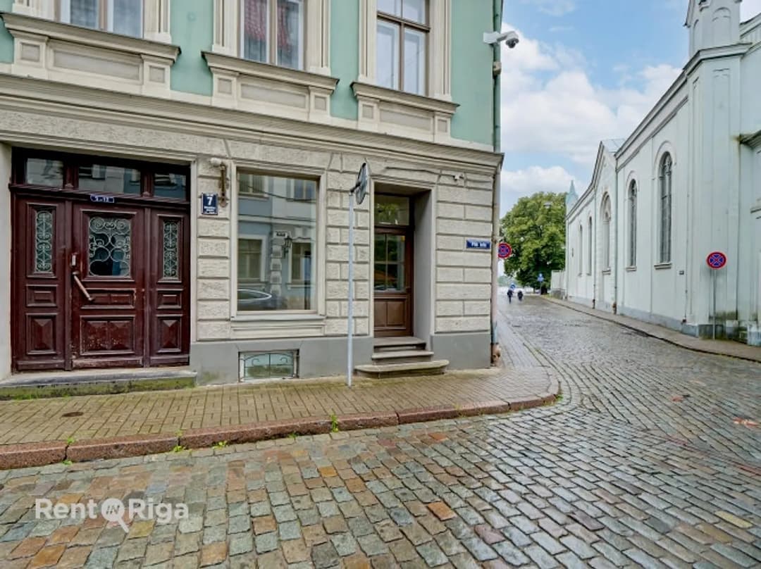 Dzīvoklis Vecrīgas sirdī ir pilnībā mēbelēts un aprīkots dzīvošanai. Labi piemērots — bilde 2