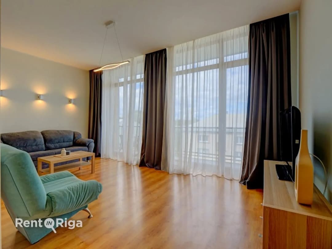 Tomsona terases - dzīvoklis ar panorāmas skatu uz Rīgu! Apzaļumota jumta terase ar skatu uz