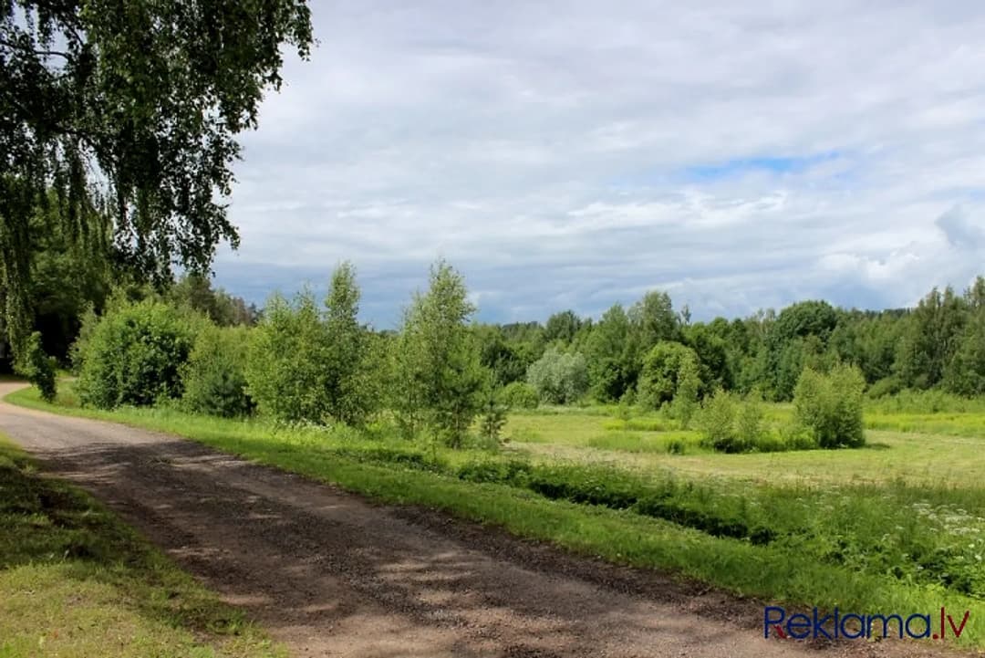 Pārdod zemes gabalu Pļaviņu novadā. Zemes gabala pielietojums - privātmājas būvniecībai. — bilde 2