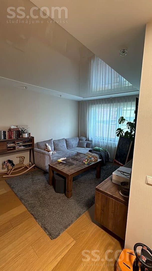 Divistabu dzīvoklis — Georga Apiņa iela 20