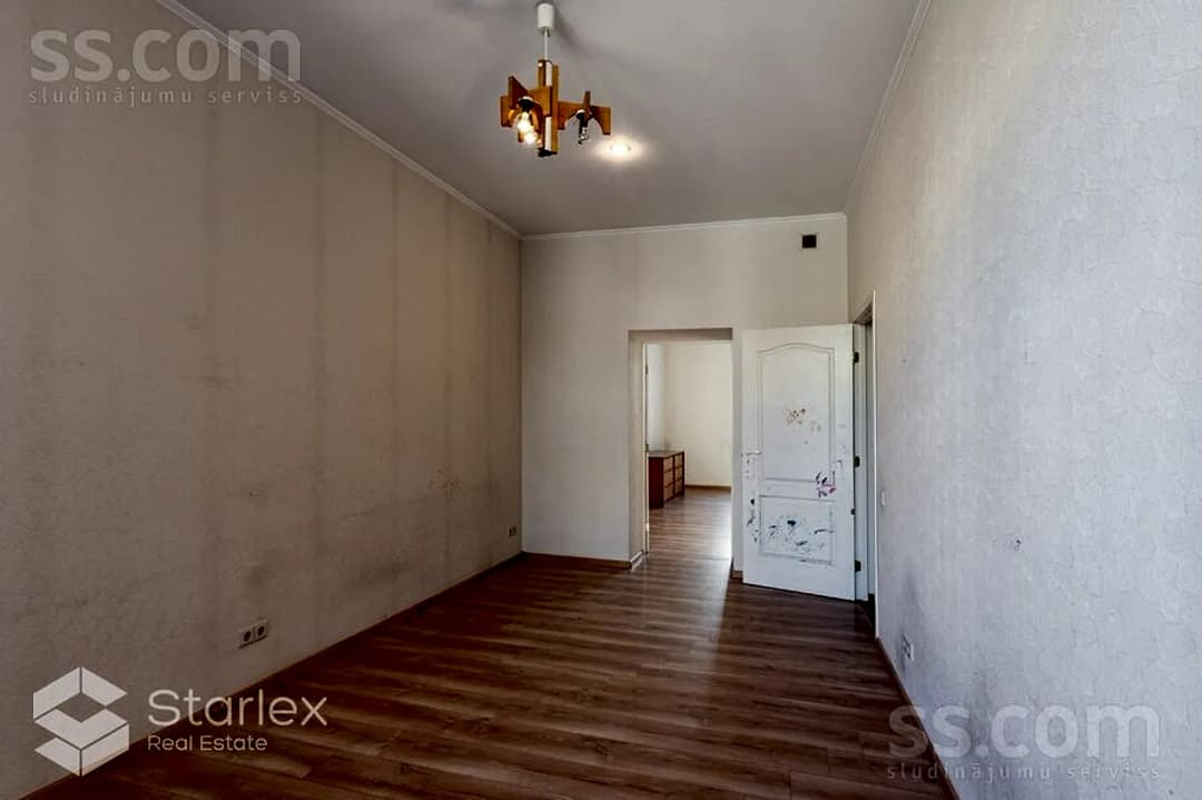 Trīsistabu dzīvoklis — Lāčplēša 61 — vēl bildes
