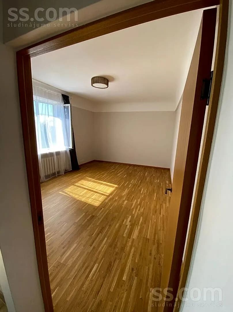 Trīsistabu dzīvoklis — Pērnavas 3 — vēl bildes