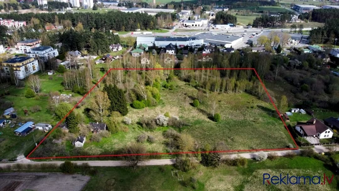 Zeme 18 privātmāju ciematam ar detālplānojumu. Pārdota tiek 1/2 no šī zemes gabala (13 — bilde 2