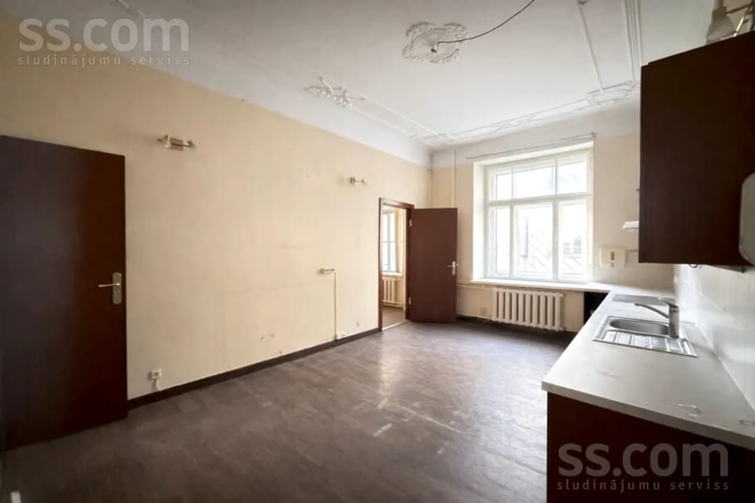 6 istabu dzīvoklis — Brīvības 99 — bilde 2