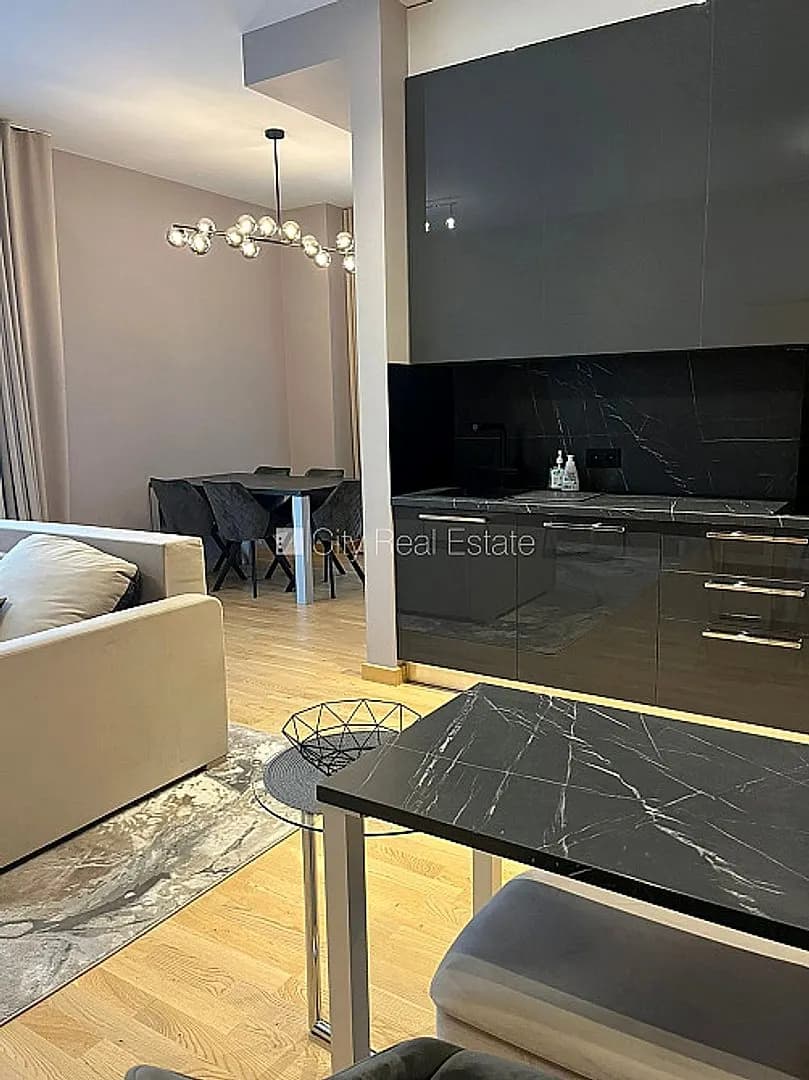 Jaunceltne, labiekārtota apzaļumota teritorija, luksuss apartamenti 89,6 m2, ir lifts, balkons, — bilde 2