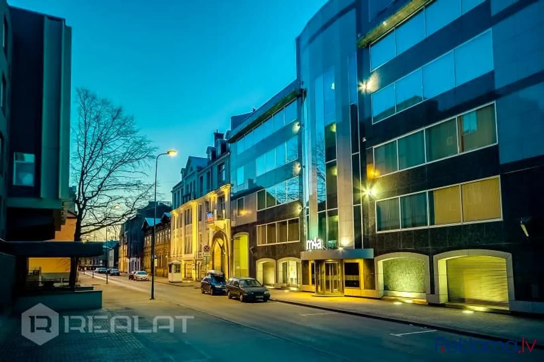 Iznomā B+ klases biroja telpas, stratēģiski izdevīgā vietā! Telpas aprīkotas ar labu
