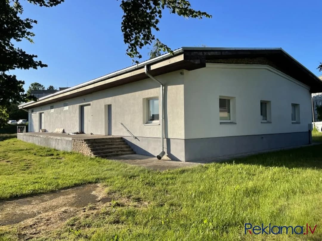 Pārdod komercobjektu ar piegulošo zemes gabalu! Izdevīga investīcija ar iespēju būvēt