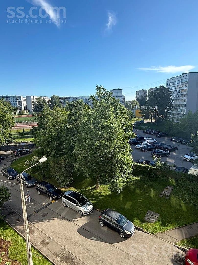 4 istabu dzīvoklis — Pļavnieku 5