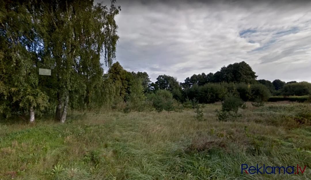 Iegādei pieejami divi zemes gabali. Akmeņkaļu iela 23 - 2557 m2 + Akmeņkaļu iela turpinās — vēl bildes
