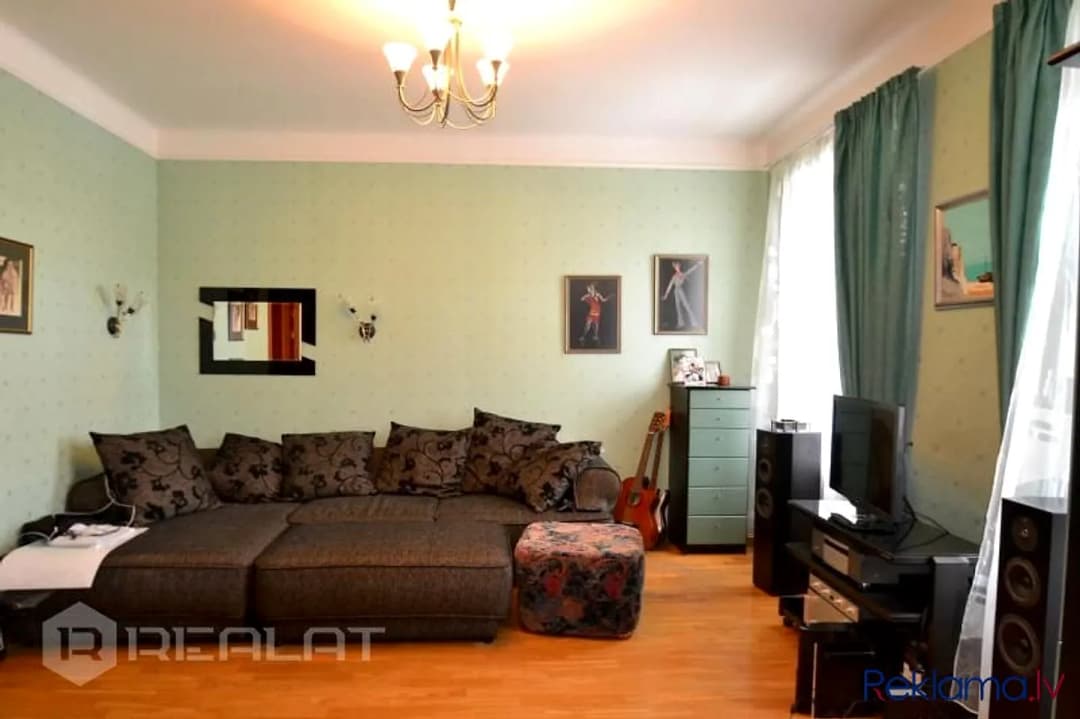 Piedāvājam uz iegādi- ļoti izsmalcinātu 5 istabu dzīvokli Renovētā mājā klusajā centrā — bilde 3