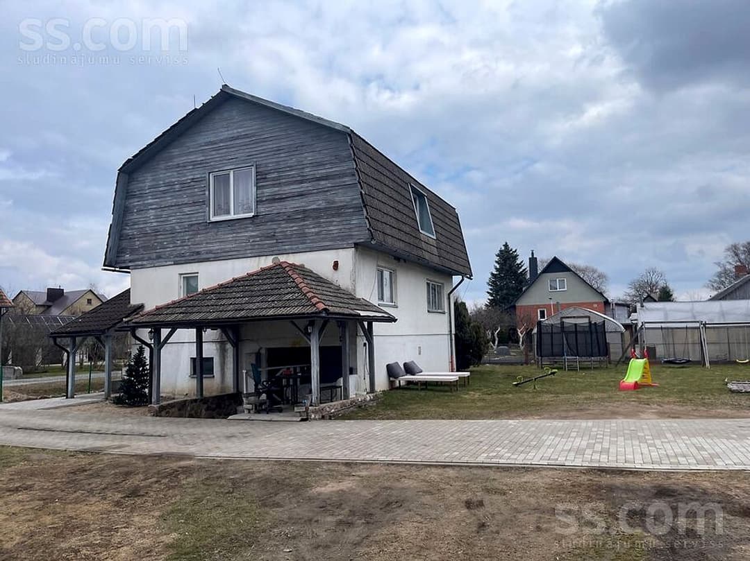 5 istabu dzīvoklis — Atpūtas iela 4