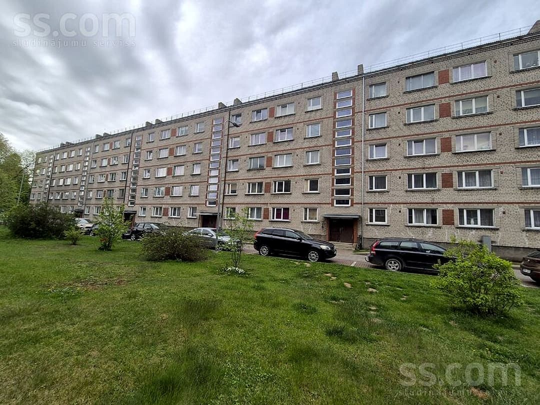 Trīsistabu dzīvoklis — Dzintaru 26