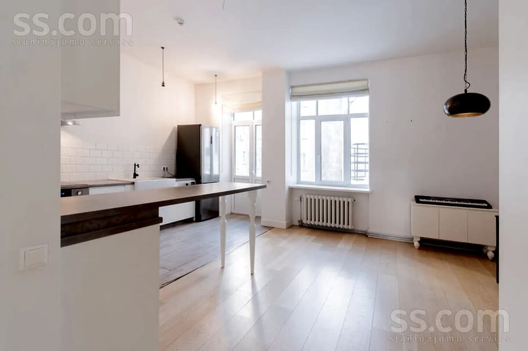 4 istabu dzīvoklis — Skolas 30 — vēl bildes