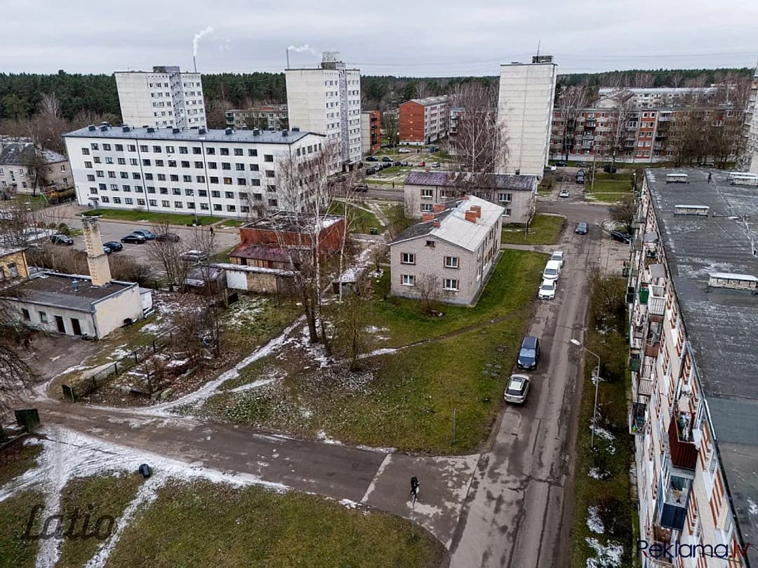 Pārdod zemes platību pašā Kauguru centrā dauddzīvokļu māju rajonā.
Zemes platības — bilde 3