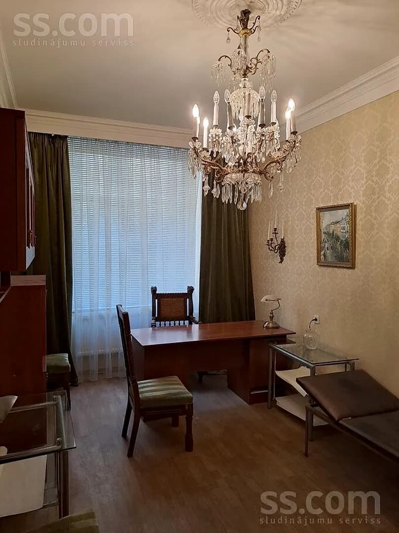 Trīsistabu dzīvoklis — Dzirnavu 31