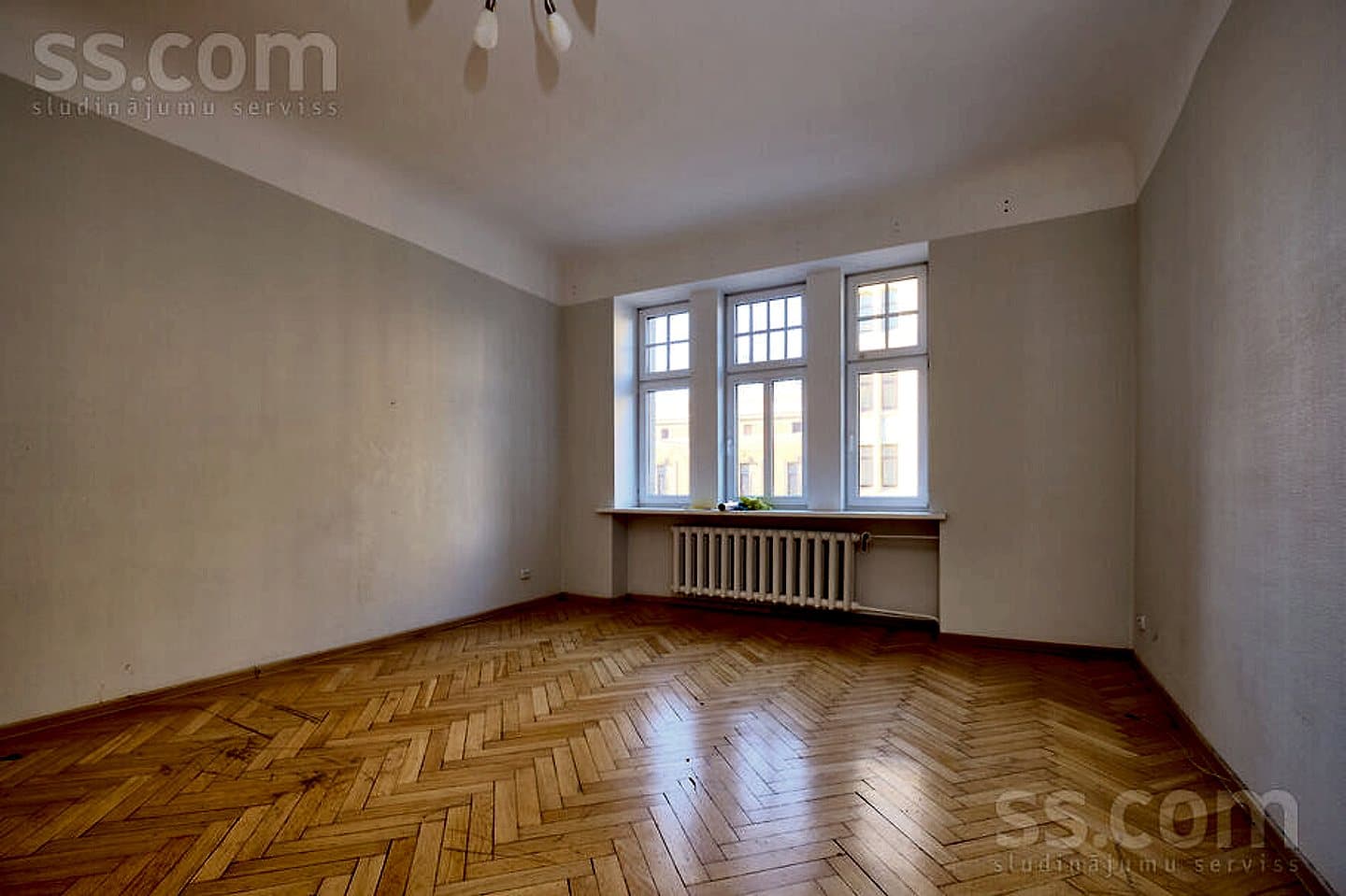 4 istabu dzīvoklis — Brīvības 138
