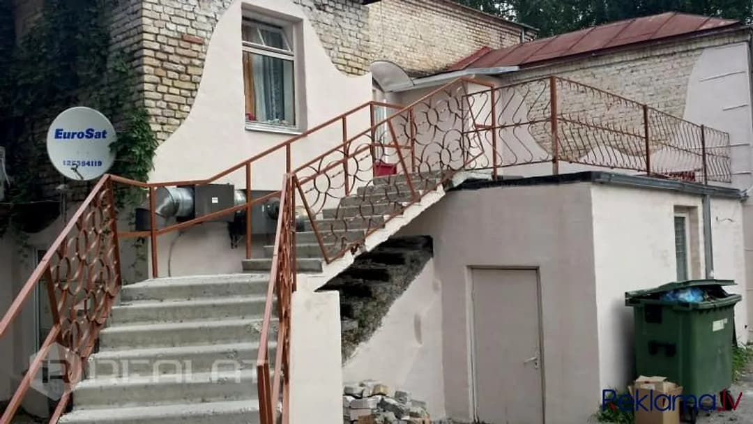 Iznomā angāru 975 m2.. Izmērs 65m x 15m . Pieejama liela elektro jauda , pastāv iespēja — bilde 3