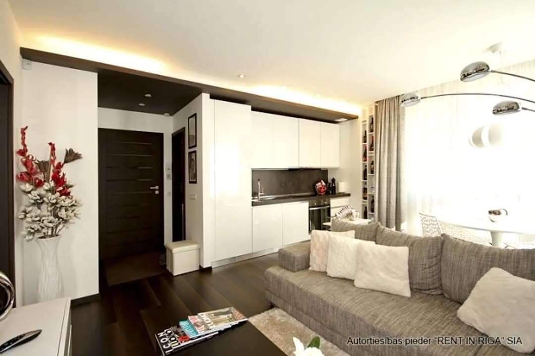 Tiek pārdots saulains un mājīgs 2- istabu dzīvokli jaunajā projektā Albatros Residence (2013)