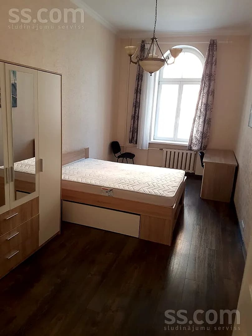 4 istabu dzīvoklis — Brīvības 110
