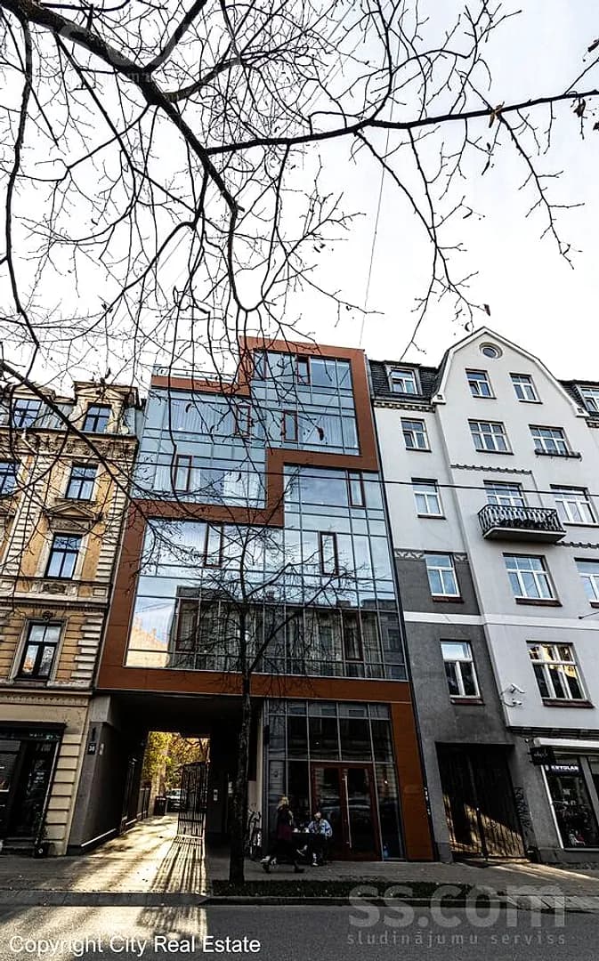 5 istabu dzīvoklis — Stabu 38