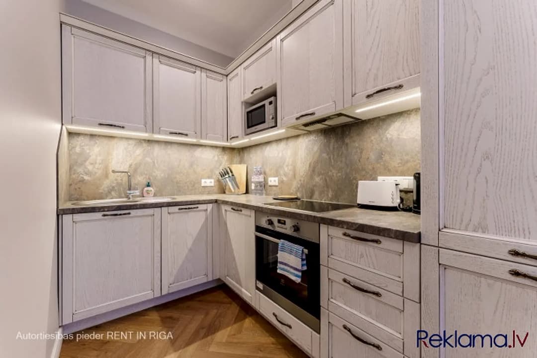 Piedāvājam ekskluzīvus trīs istabu apartamentus Rīgas centrā, jaunā rekonstruētā projektā — bilde 4