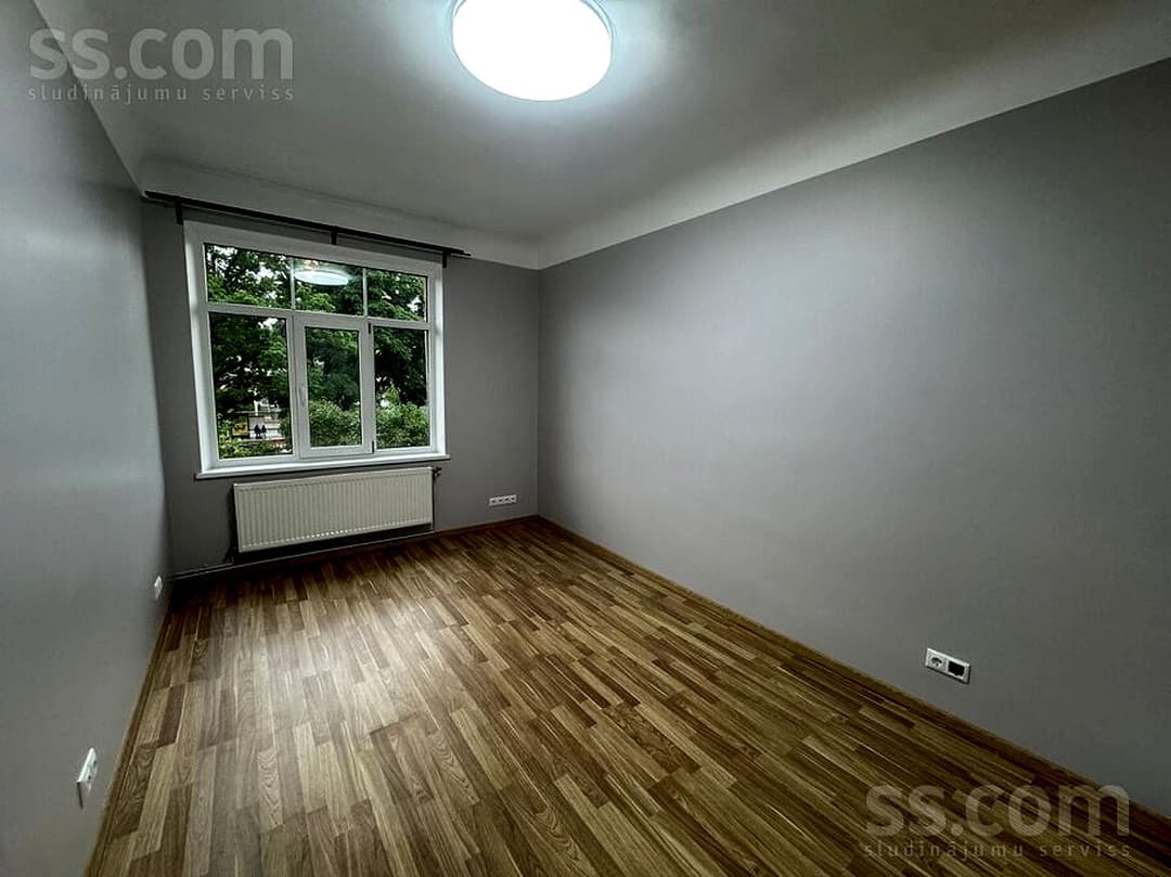 Divistabu dzīvoklis — Brīvības gatve 377