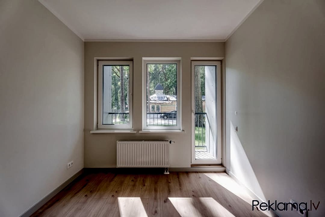 Piedāvājumā mūsdienīgs 2 istabu dzīvoklis ar pilnu apdari renovētā projektā Priežu Nami, — bilde 3