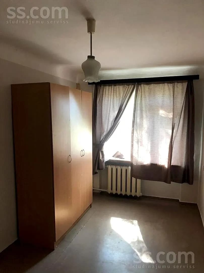 Trīsistabu dzīvoklis — Torņa iela 9