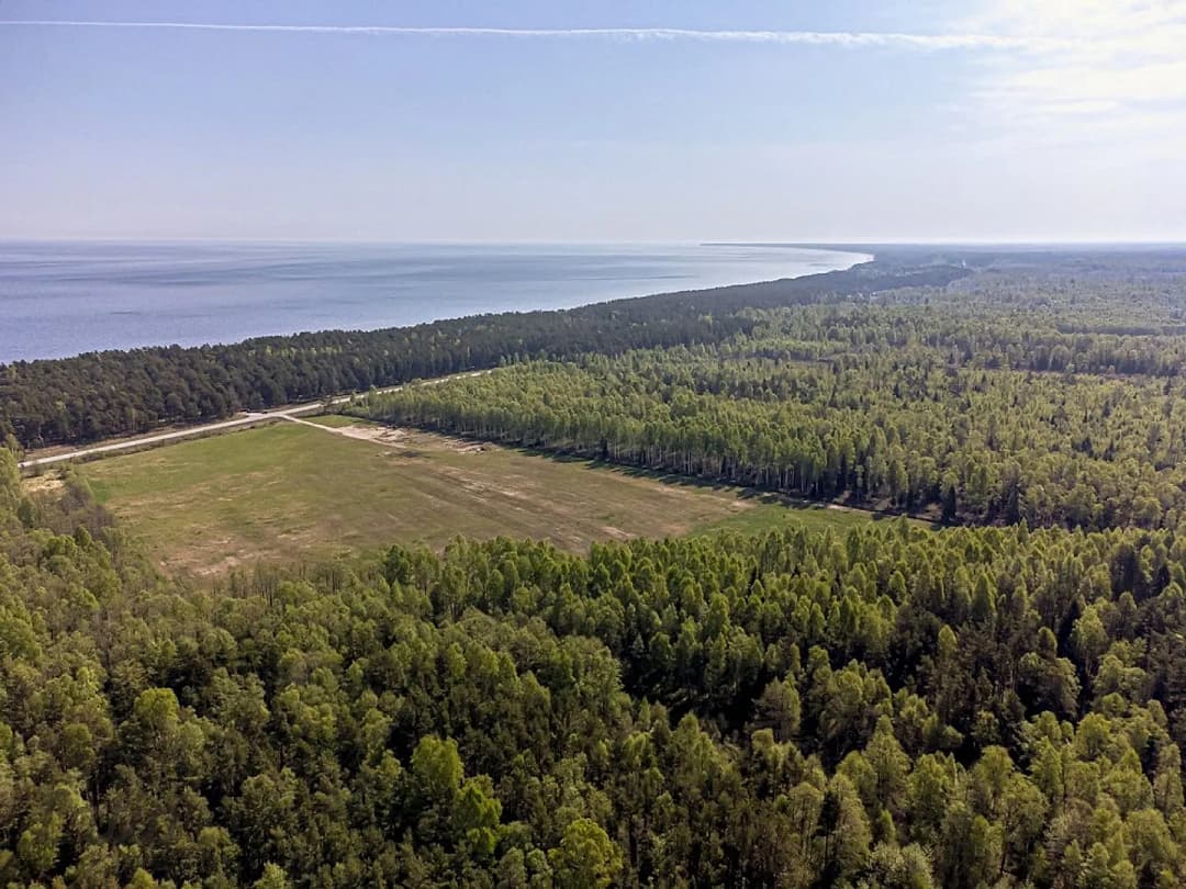 Pārdod gruntsgabalu, kas paredzēts privatai apbūvei, Plieņciemā, 300 m no jūras. Zemes — bilde 3