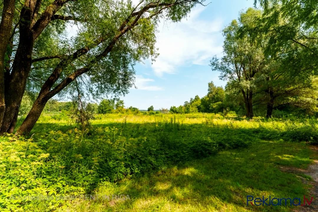 Pārdod zemes gabalu Mežaparkā pie Ķīšezera ar kopējo platību 7987 kvadrātmetri. Ir