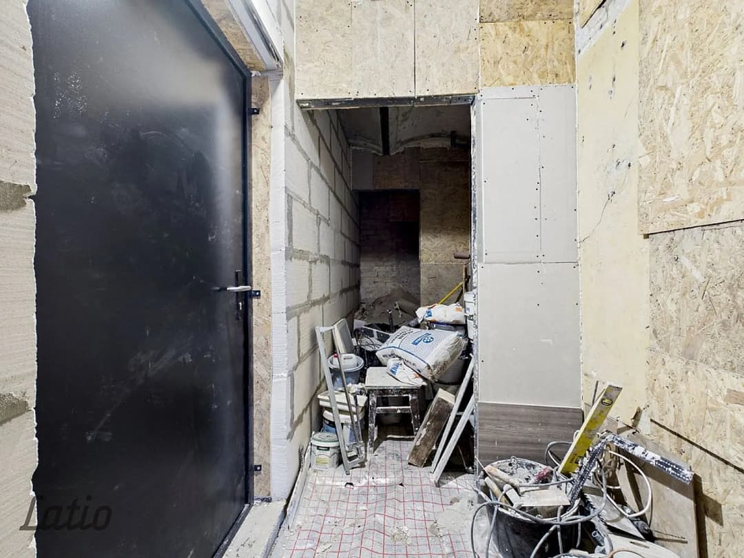 Studio dzīvoklis Rīgas centrā ar potenciālu komercdarbībai.
Pārdod perspektīvu studio — vēl bildes