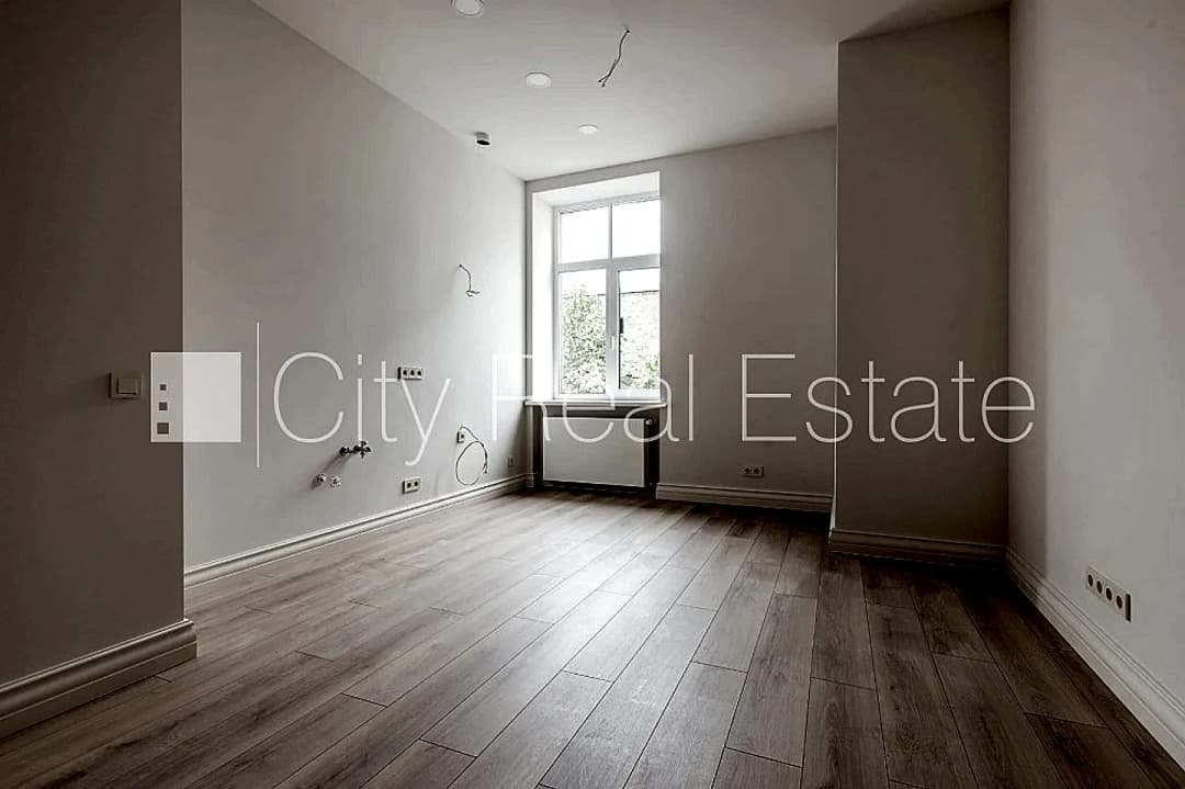 Projekts - Tal Residence, zeme īpašumā, rindu māja, monolīta betona sienas, pagrabstāvā — bilde 4