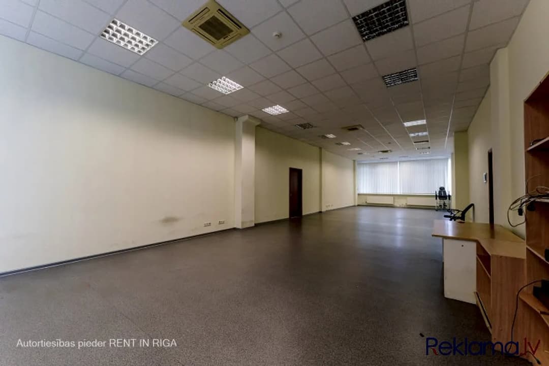 Zāle 110 kvm Ganību dambī 36. + Viena liela telpa. + Griestu augstums 3.43 m. + Linoleja — bilde 2
