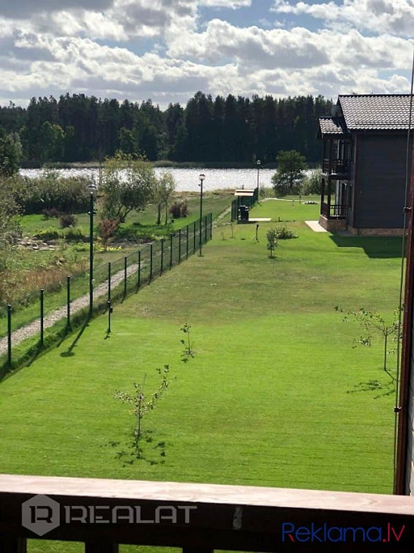 Tiek izīrēta ilgtermiņā eco-māja Jūrmalā ar savu piestātni Lielupes krastā. Māja, kas — bilde 2