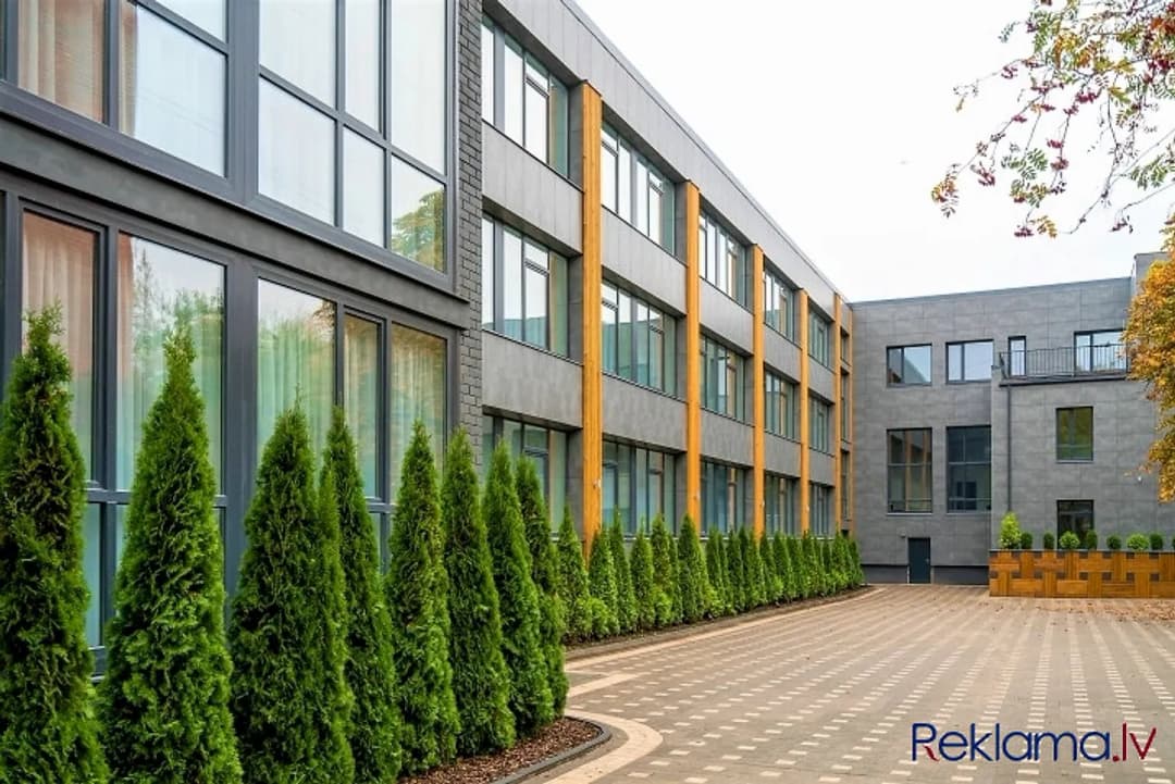 2-istabu dzīvoklis Jaunajā projektā Vairoga ielā 32. Tas atrodas klusajā un zaļajā Teikas