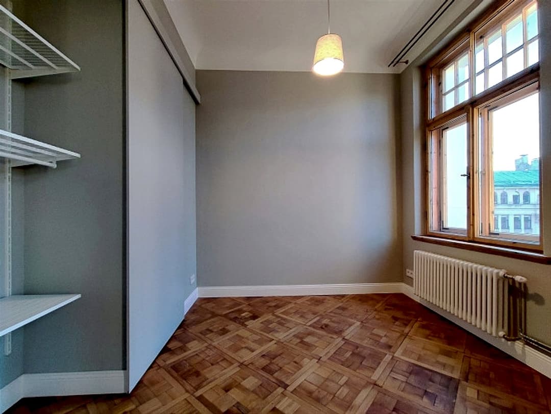 Skaists 2-istabu dzīvoklis Centrā. *Mēneša maksā iekļauta īre, apsaimniekošanas maksa un — vēl bildes