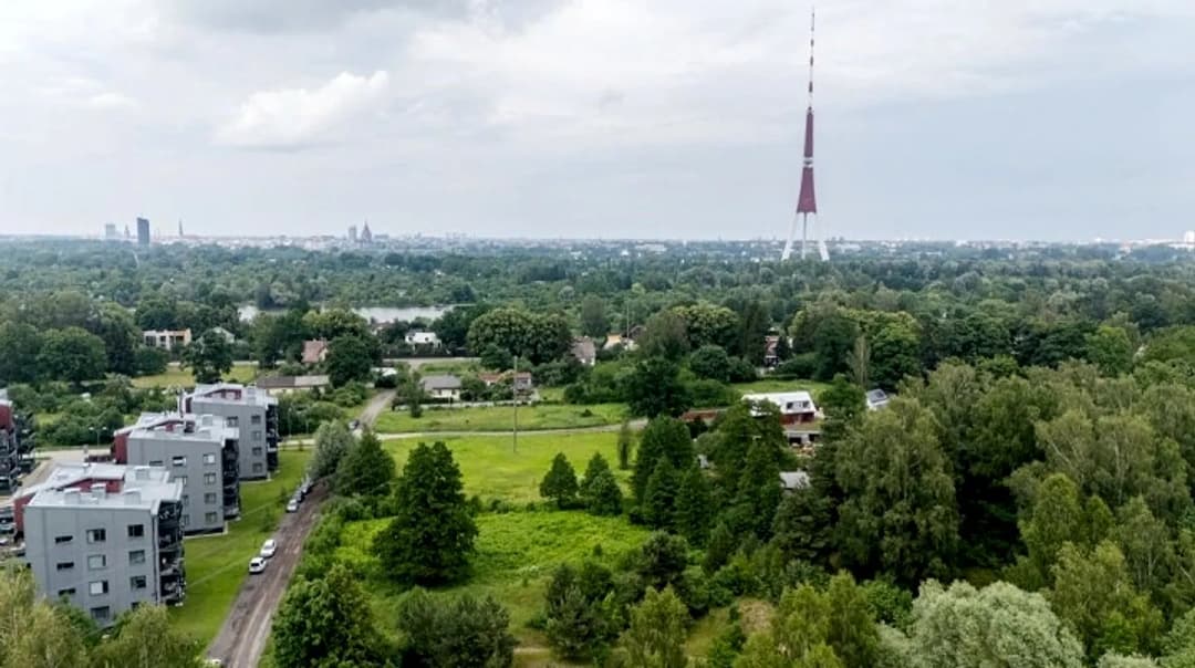 Potenciāls zemes gabals Bišumuižā piemērots gan dzīvošanai, gan investīcijām — bilde 4