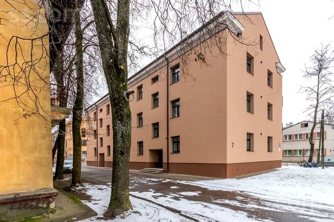 6 istabu dzīvoklis — Vijciema 16