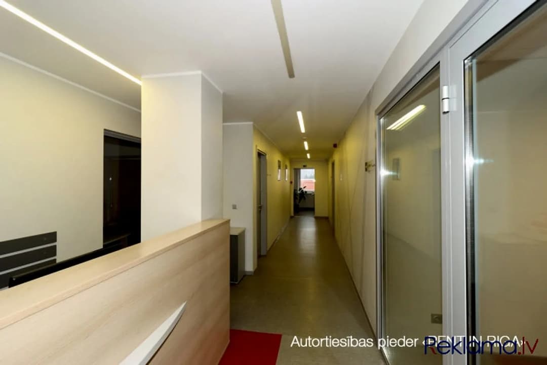 Birojs Šķirotavā. + 2. stāvs. + Platība sastāv no koridora/recepcijas, trīs kabinetiem, — bilde 2