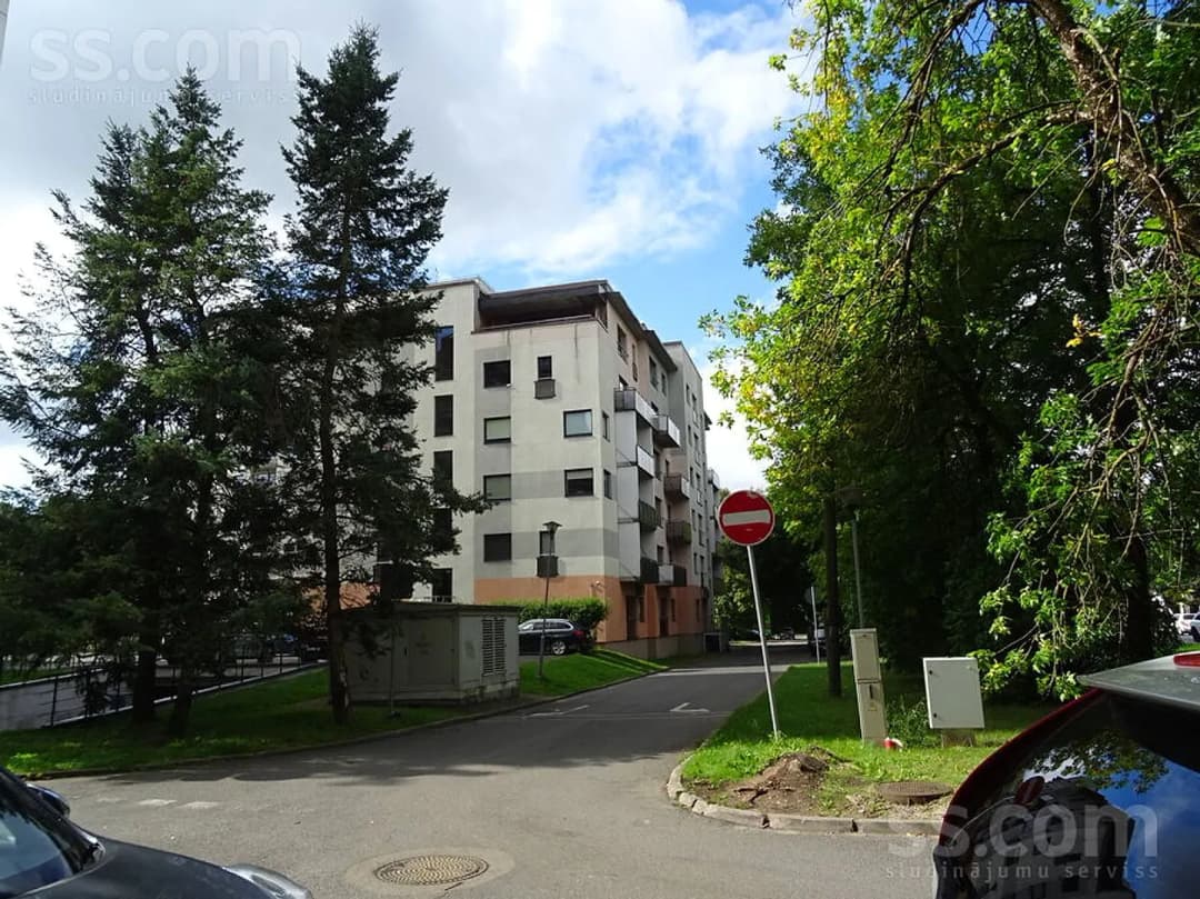Trīsistabu dzīvoklis — Brīvības gatve 386