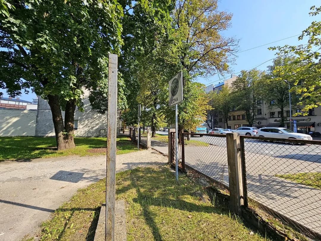 Brīvības 271, Teika — vēl bildes