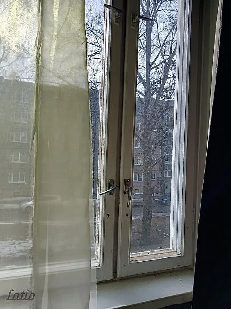 Pārdod remontējamu dzīvokli Iļģuciema centrā.
Vidējais stāvs, vidējā kāpņu telpa. — bilde 4