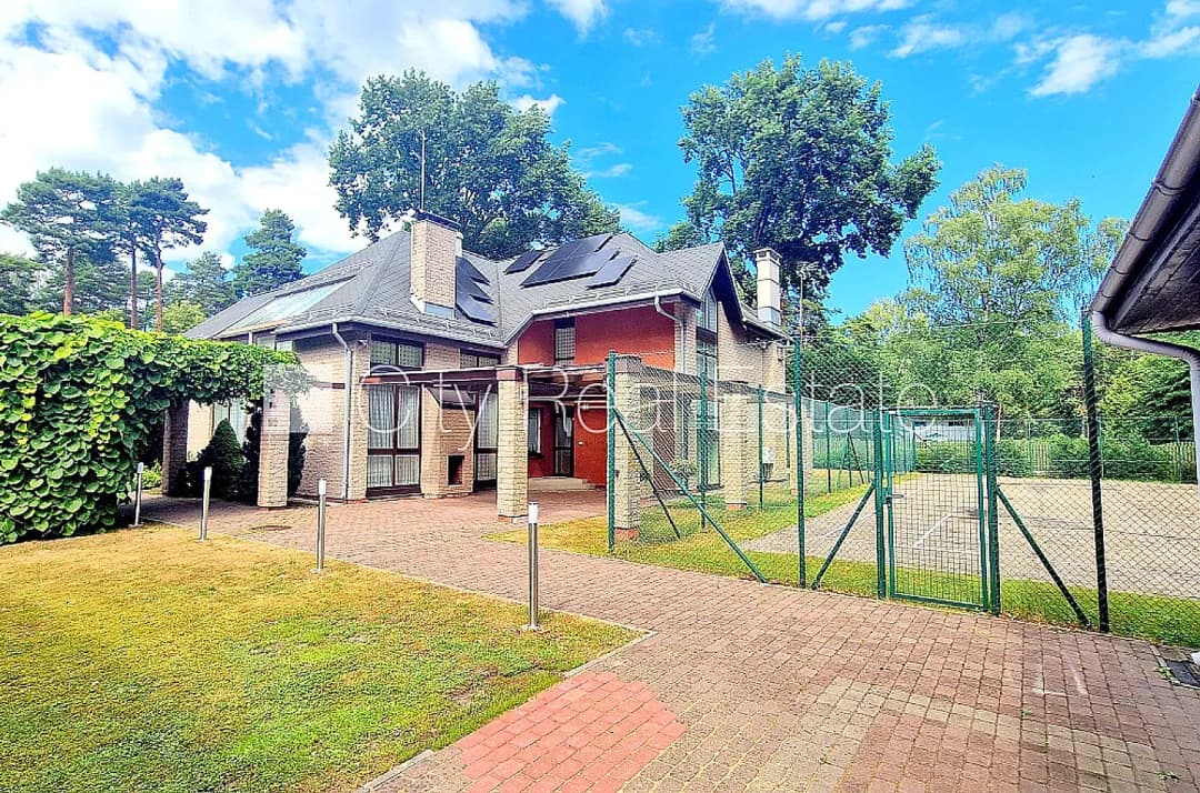 Zeme īpašumā, privātmāja, labiekārtota apzaļumota teritorija 1910 m2, garāža divām — bilde 2