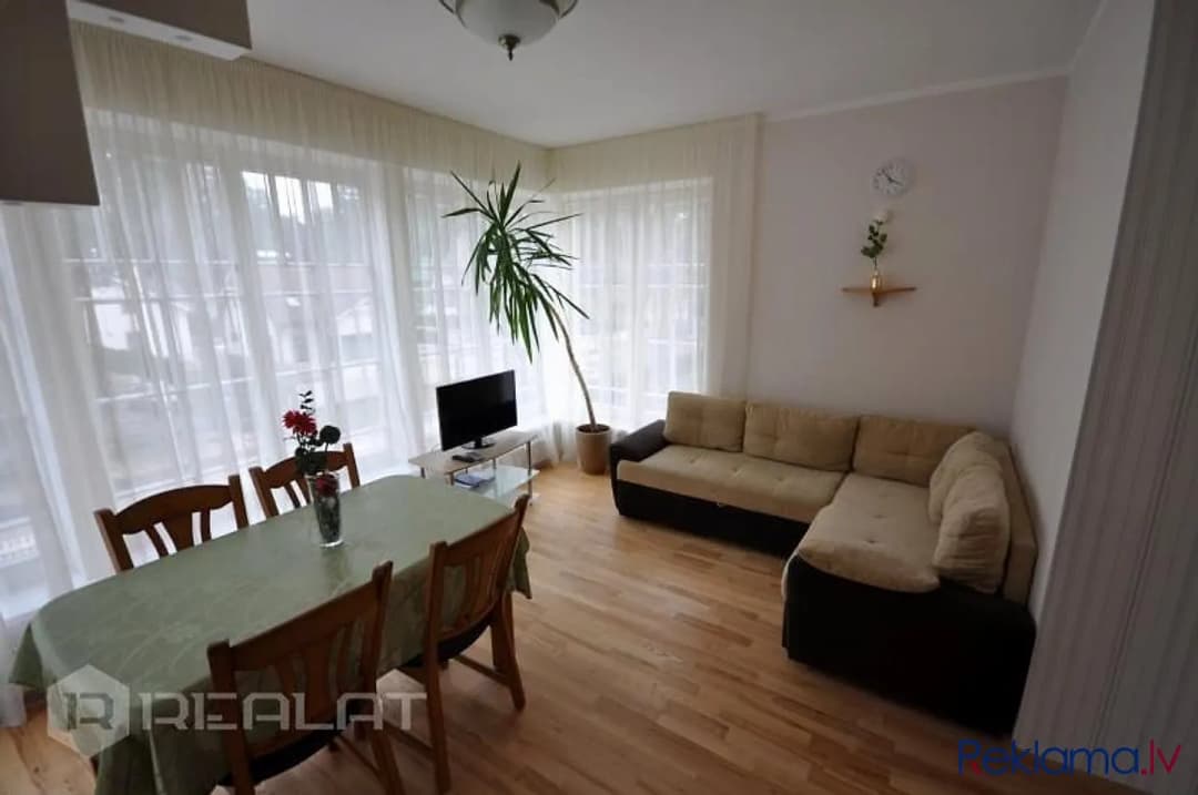 Ir pieejami citi dzīvokļi šajā mājā. Apartamenti Jūrmalā. Ar skaistu pagalmu, lapeni,
