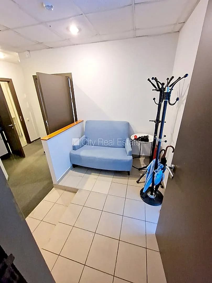 Fasādes māja, renovēta māja, viena kvadrātmetra apsaimniekošanas maksa mēnesī 1,95 EUR, — vēl bildes