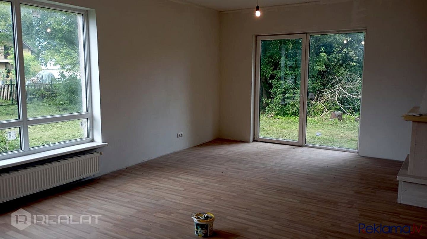 Janubūve klusā Jūrmalas rajonā. Plašas, gaišas istabas, ērts plānojums un moderna apdare. — bilde 3