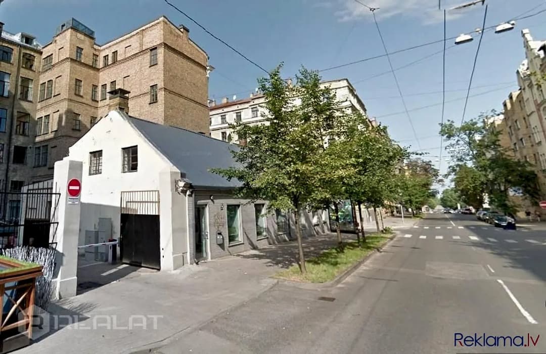 Iznomā noliktavas- ražošanas telpas 3. stāvā , 216 m2. platībā. Telpas ir apkurināmas ,