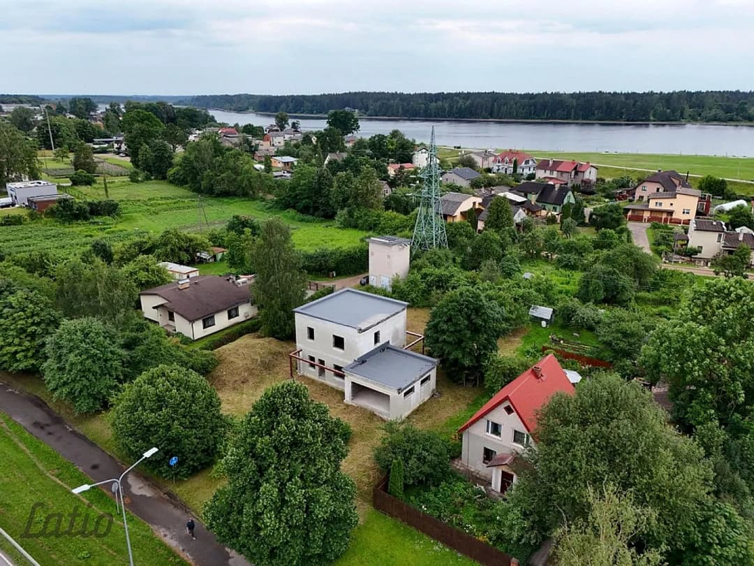Pārdod jaunbūvi Ogrē kvalitatīvi būvēta māja lieliskā vietā
Tiek pārdota jauna,