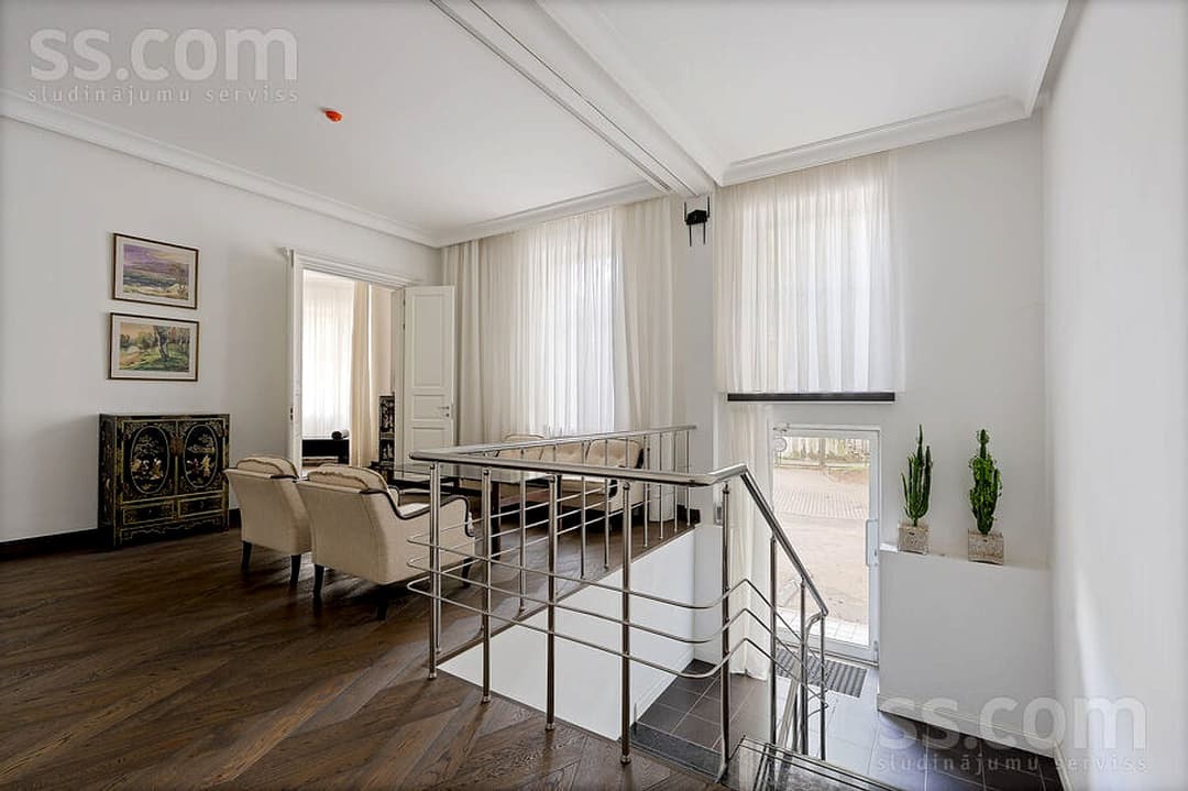 6 istabu dzīvoklis — Elizabetes 29b — bilde 2
